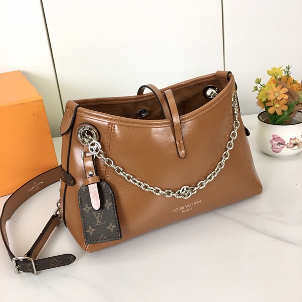 ルイヴィトンバッグ着用イメージ